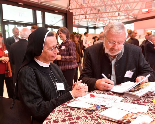 Thementische | © Caritasverband der Erzdiözese München und Freising