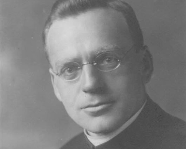 Josef Groß, Caritasdirektor 1924-1927, Portraitfoto, ca. 1920. | © (Fotograf unbekannt, Archiv des DiCV München und Freising e. V., Fotosammlung)