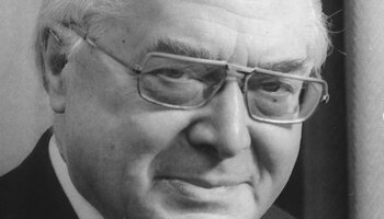 Prälat Oskar Jandl, Caritasdirektor 1938-1962, 1.Vorsitzender des DiCV 1962-1975, Portraitfoto, ca. 1984. | © (Fotograf unbekannt, Archiv des DiCV München und Freising e.V., Fotosammlung)